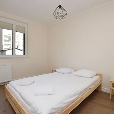 Daire Spacious Victus With A Balcony Near The By Renters *