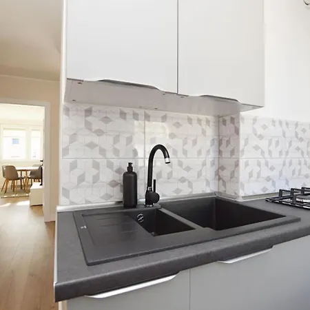 Spacious Victus With A Balcony Near The By Renters Sopot