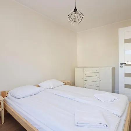Spacious Victus With A Balcony Near The By Renters Daire
