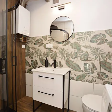 Daire Spacious Victus With A Balcony Near The By Renters *
